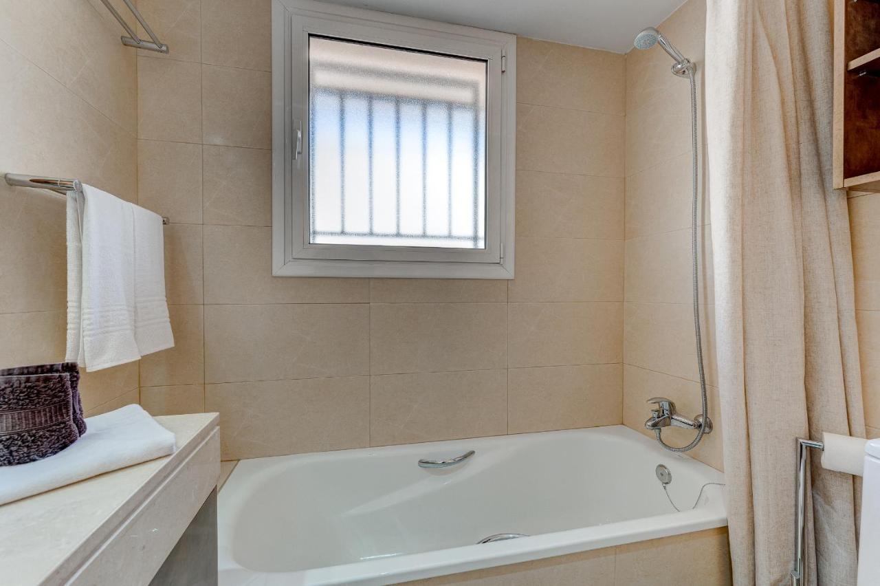 Modern Apartment With Large Terrasse, Bbq, Fast Wifi, 2 Pools Puerto de Santiago  Ngoại thất bức ảnh